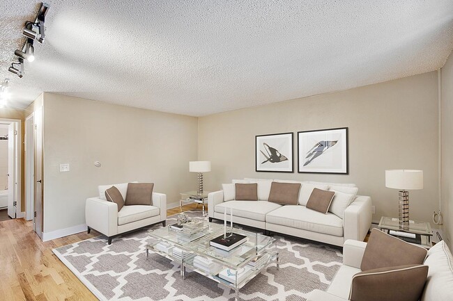 Building Photo - Lofts @ 1418