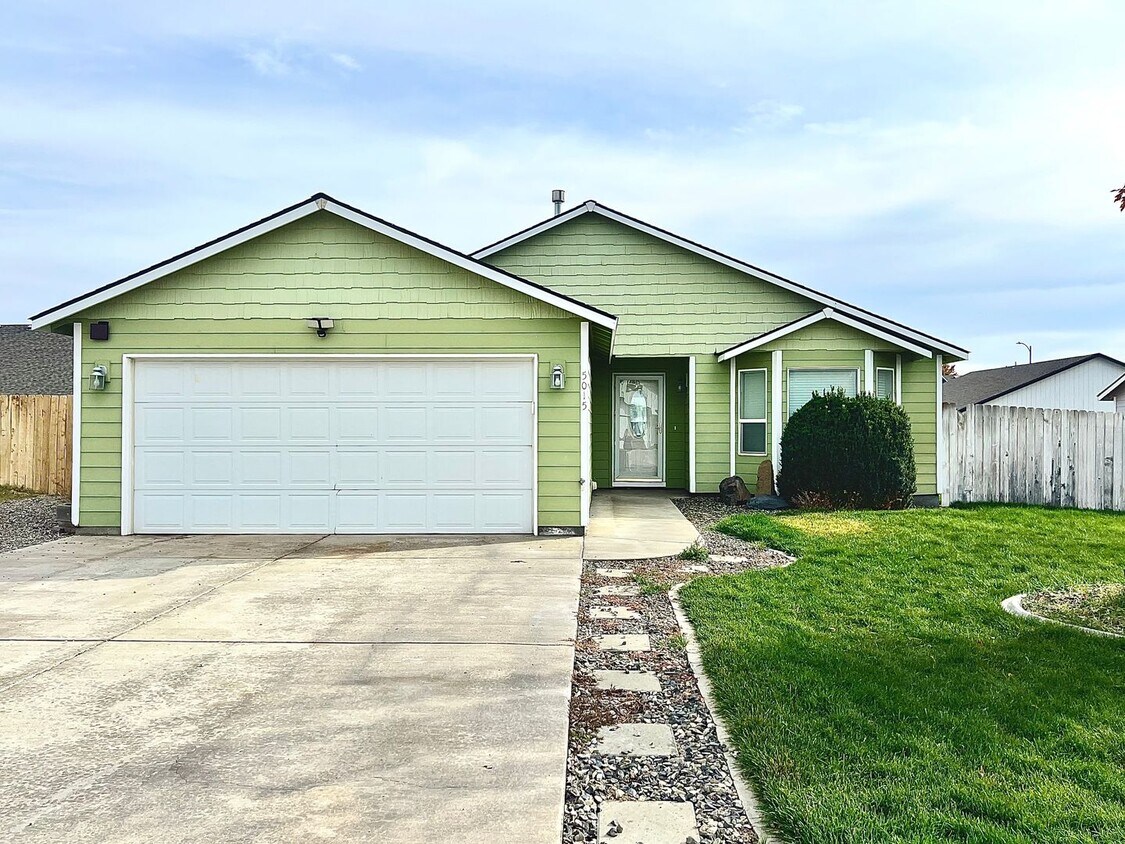 Primary Photo - Pristine 3Bed-2Bath Home For Rent Near Rd ...