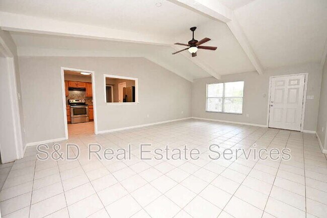 Foto del edificio - 907 Swann Dr