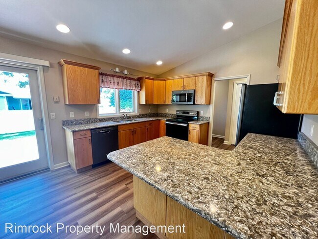 Building Photo - 3 br, 3 bath House - 365 W Daffodil Dr