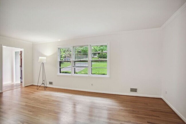 Foto del edificio - 1399 Bubbling Creek Rd NE