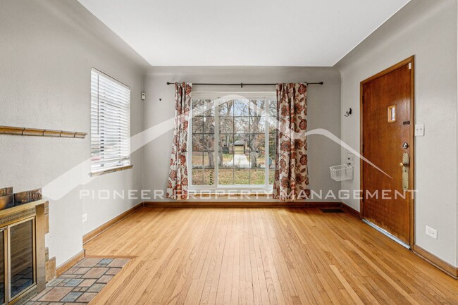 Building Photo - Attractive Brick Tudor With Large Yard In ...
