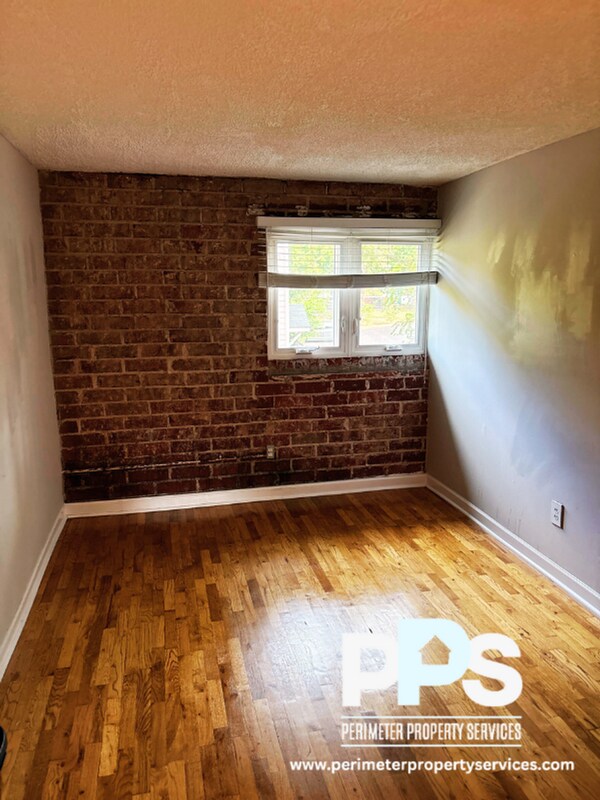 Building Photo - 235 Lampkin St NE