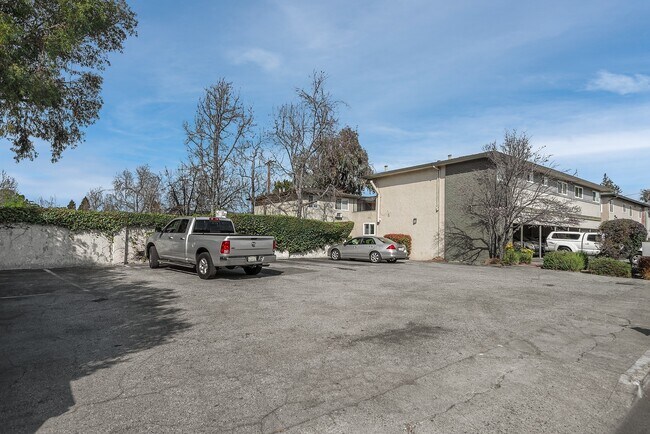 Building Photo - 2371 Sutter Ave