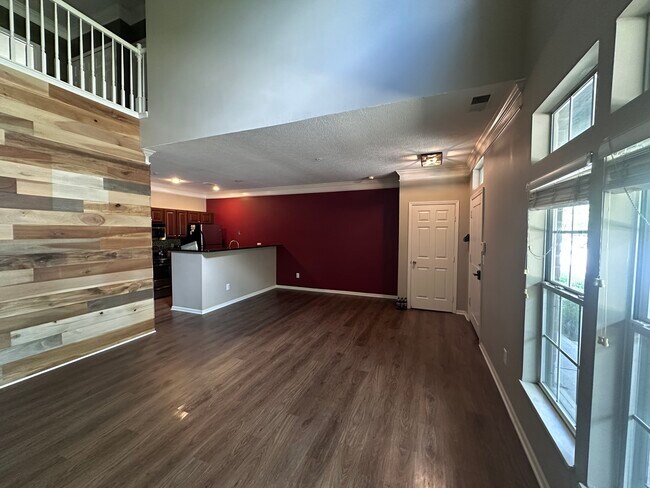 Foto del edificio - 6015 Craughwell Ln