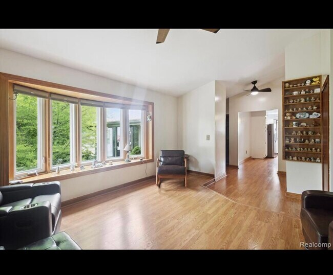 Foto del edificio - 5072 Chadbourne Dr