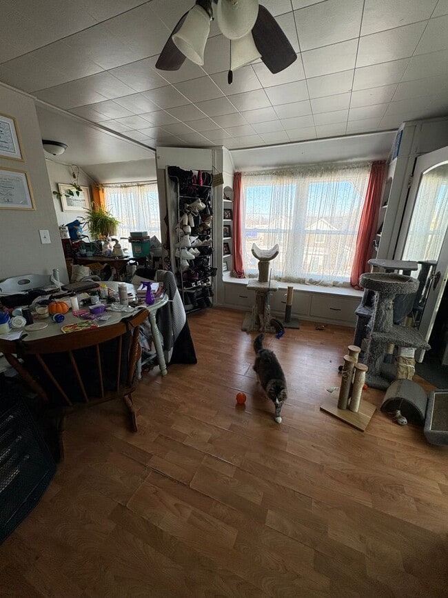 Building Photo - 301 Kilbourn Ave