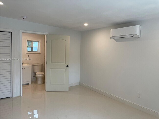 Foto del edificio - 1777 NE 178th St