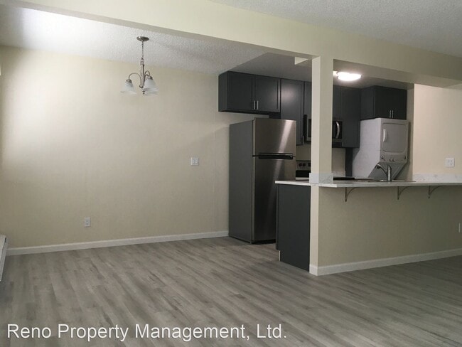 Building Photo - 2 br, 1 bath House - 4981 Catalina Dr Apt # 3
