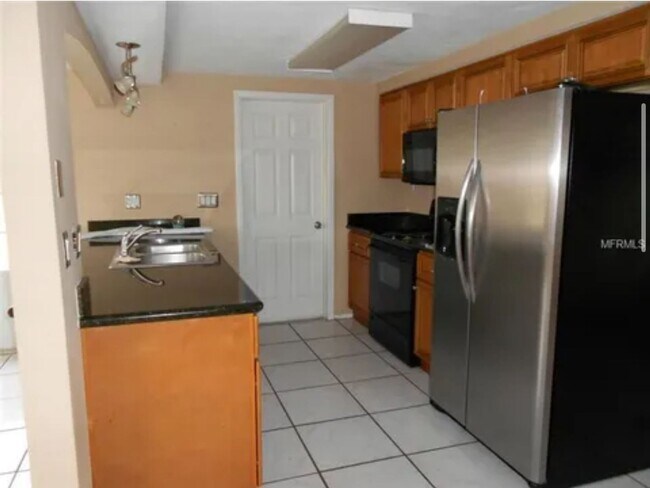 Foto del edificio - 3 Bed 1.5 Bath Bright Block Home