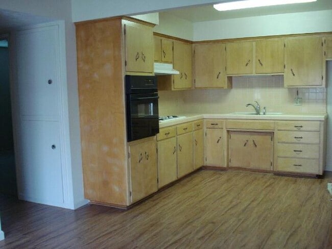 Foto del edificio - Very Cute 2/1 Duplex on Quiet Street in Sacramento-5402 Mona Way