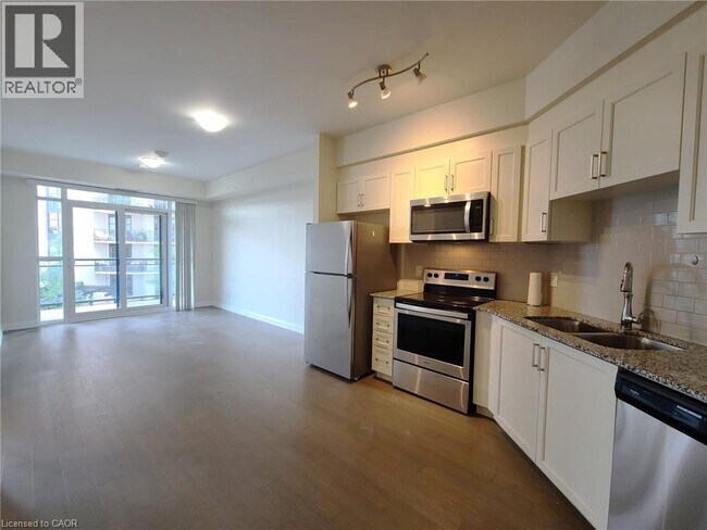 Photo du bâtiment - 155 Caroline St S