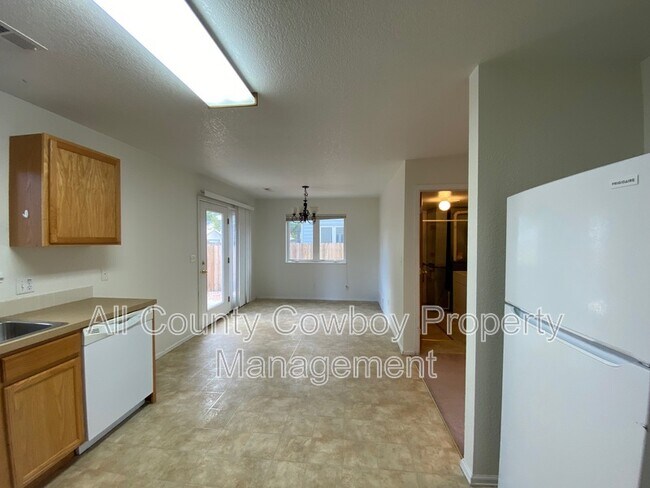 Building Photo - 929 E Palmer Dr