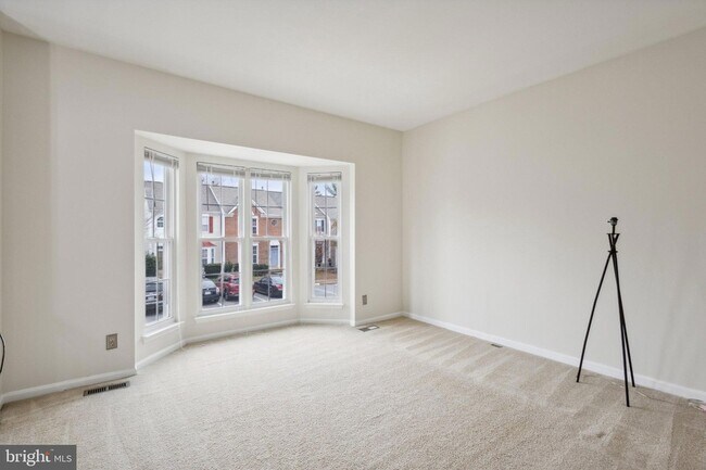 Building Photo - 15514 Port Washington Ct