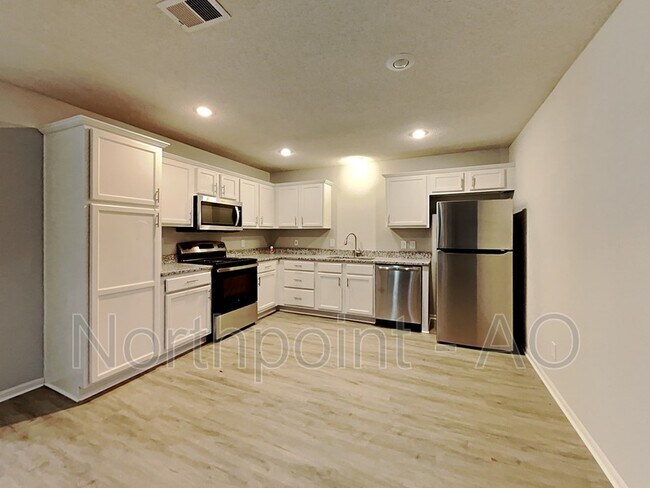 Foto del edificio - 309 NW Woodbury Dr