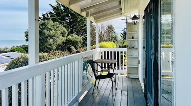 Building Photo - Adorable 1 bedroom 1 bath Apt/In Law Unit ...
