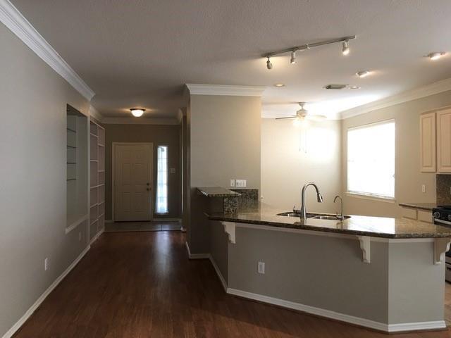 Building Photo - 15607 Tylermont Dr