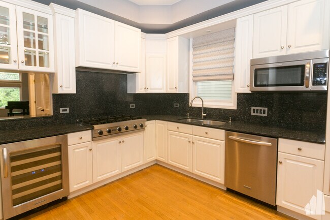 Foto del edificio - 1425 W Henderson St