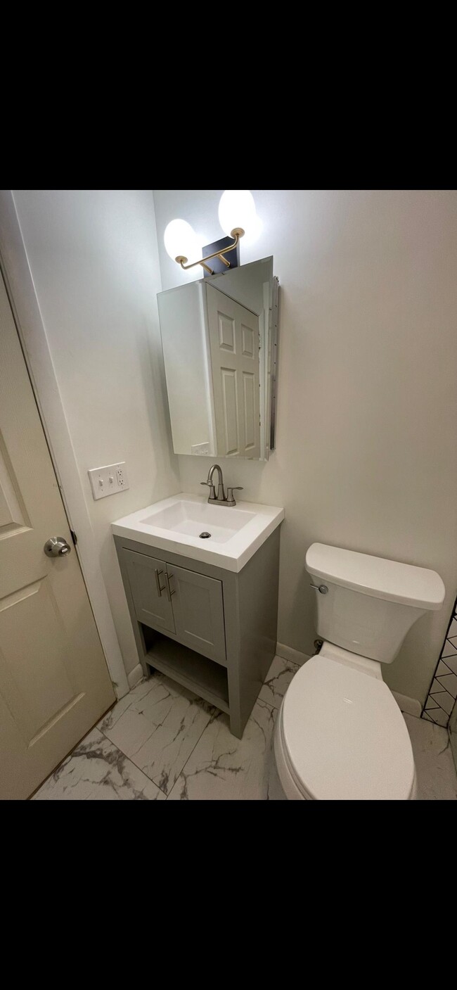 Bathroom - 68 1/2 Lexington Ave