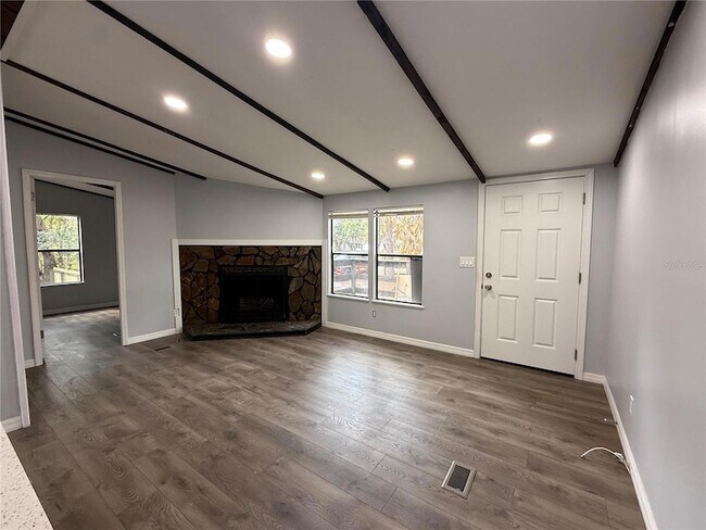 Foto del edificio - 8824 Overlook Dr