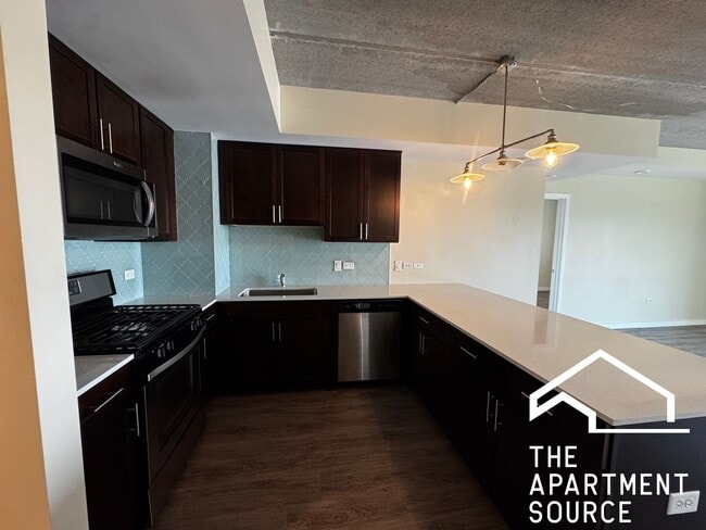 Foto del edificio - 1323 W Morse Ave