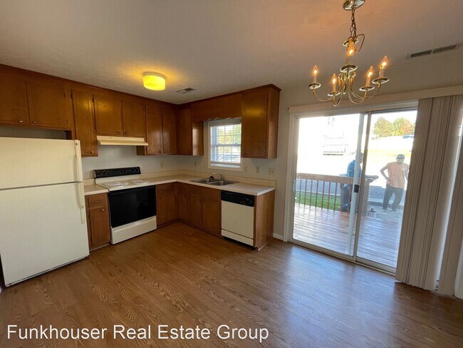 Building Photo - 2 br, 1.5 bath House - 1484 West Market St