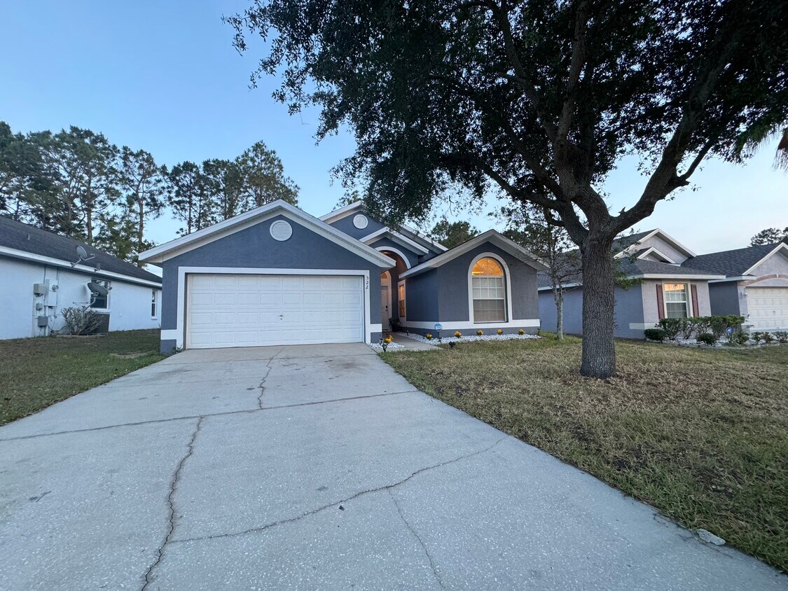 Foto principal - 322 Halstead Dr