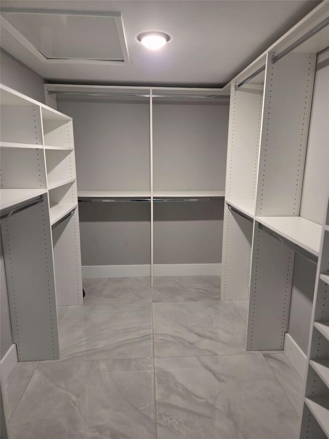 Foto del edificio - 2706 Nassau Bend