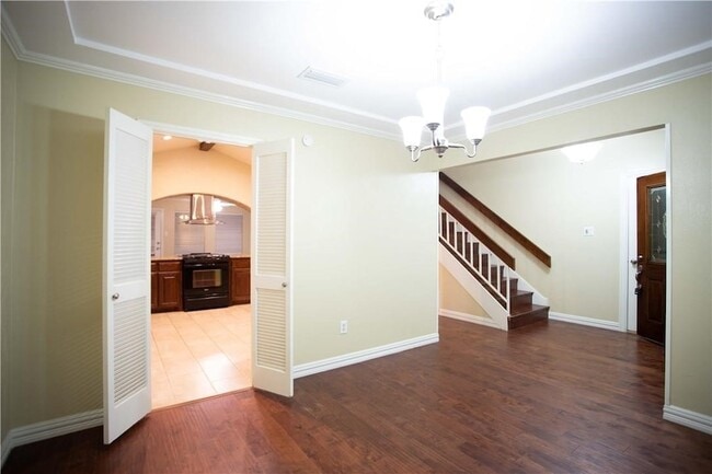 Foto del edificio - 310 Overland Dr