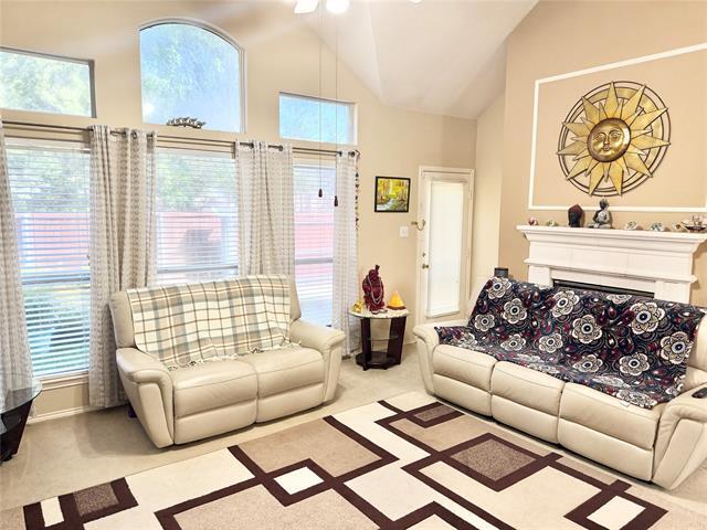 Foto del edificio - 652 Forest Hill Dr