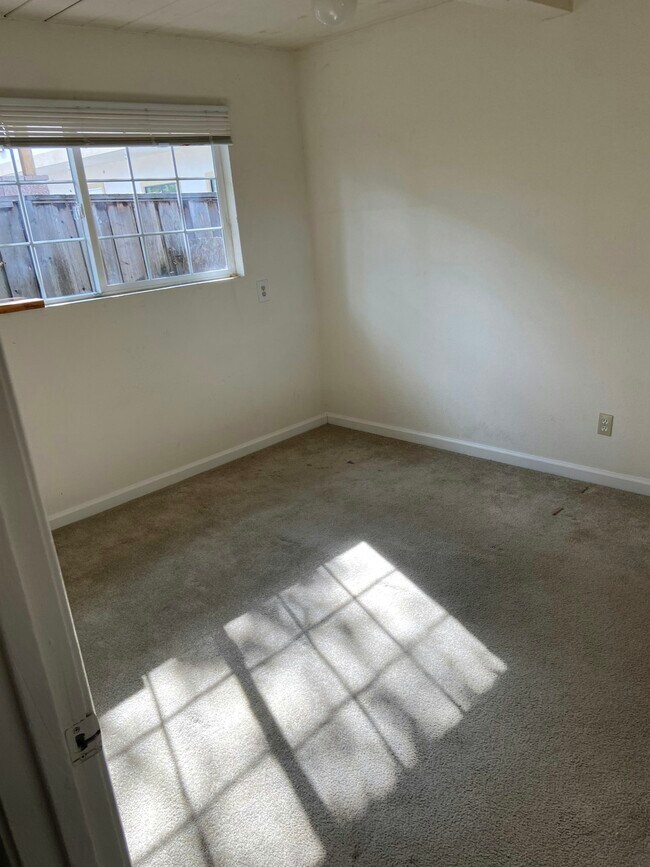 Building Photo - 1642 Second Street, Unit 1640