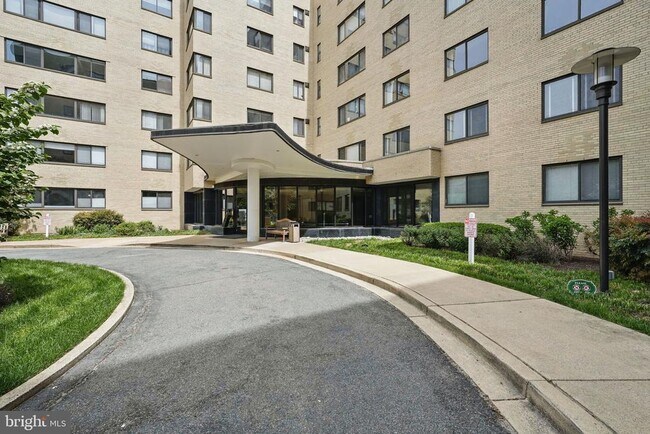 Foto del edificio - 3701 Connecticut Ave NW