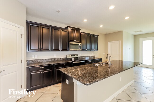 Building Photo - 9827 Ivory Dr