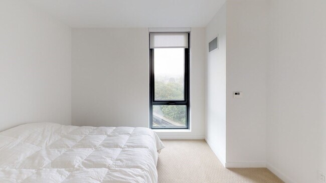 Foto del edificio - 80 Fenwood Rd