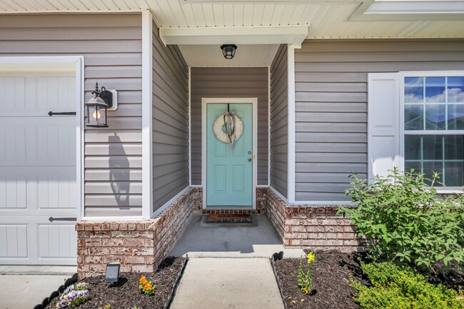 Building Photo - 725 Waterlily Ct