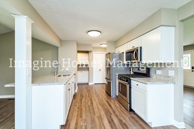 Building Photo - 1029 Sherwood Dr