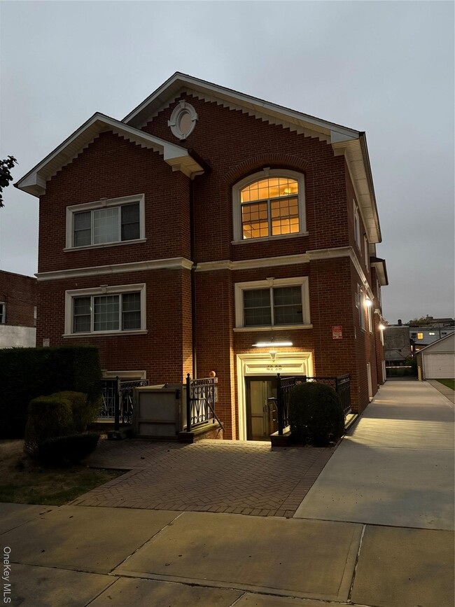 Building Photo - 42-28 214th Pl