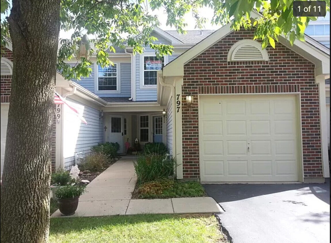 797 N Shady Oaks Dr, Elgin, IL 60120 Townhome Rentals in Elgin IL