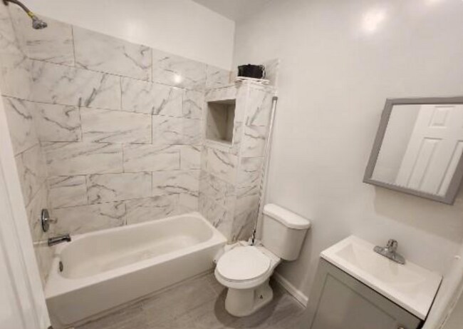 Foto del edificio - 348 W Queen Ln