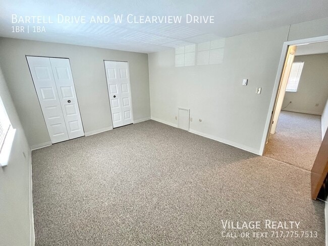 Building Photo - 51 W Clearview Dr