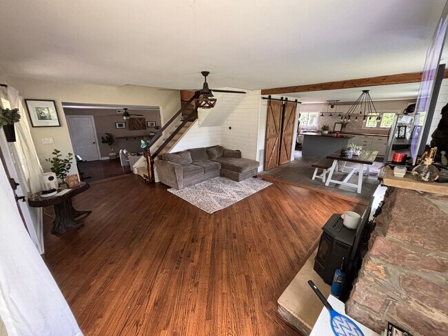Foto del edificio - 1483 Meetinghouse Rd