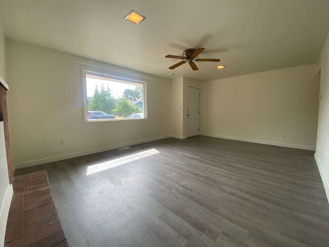 Building Photo - Charming 2-Bed Duplex Retreat in Bellingha...