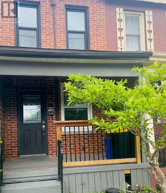 Building Photo - 134 1/2 Olive Ave