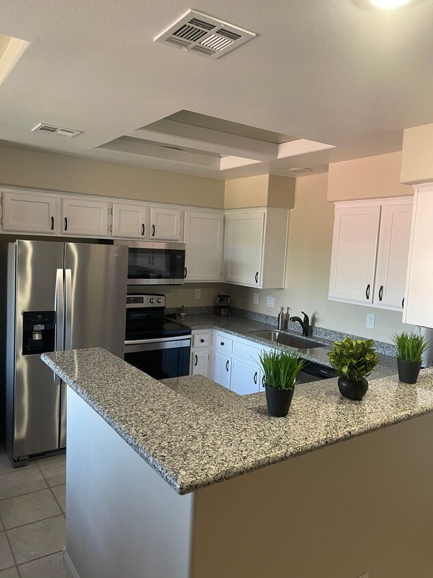 Primary Photo - The Falls Upper Level 2 bed/2 bath with gr...