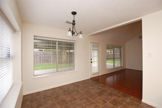 Building Photo - 1201 Gulfton Dr