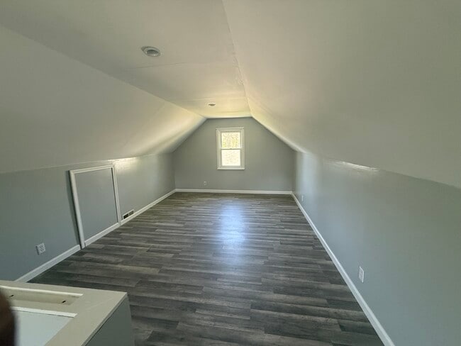 Foto del edificio - 475 Robinwood Ave