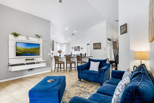 Building Photo - 2636 Willow Glen Cir