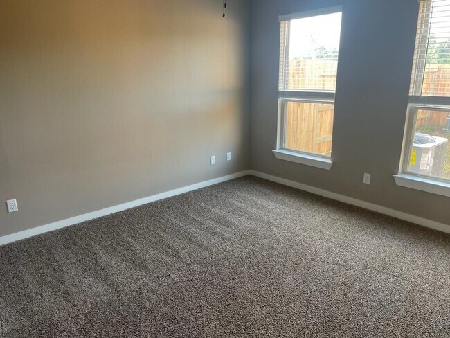 Foto del edificio - 9889 Grosbeak Ln