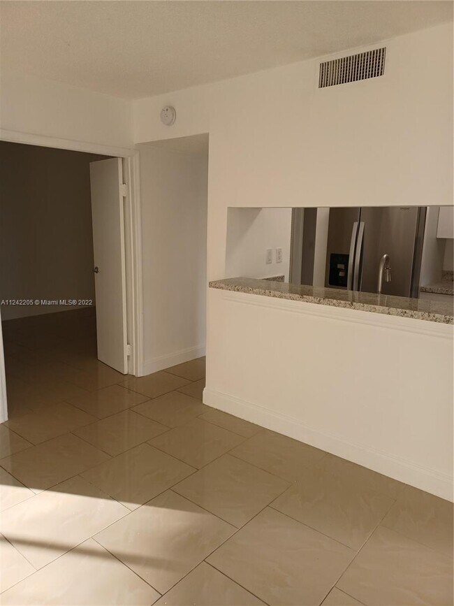 Foto del edificio - 8275 SW 152nd Ave