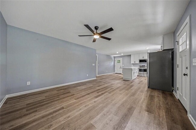 Foto del edificio - 411 Hardy Ave SW